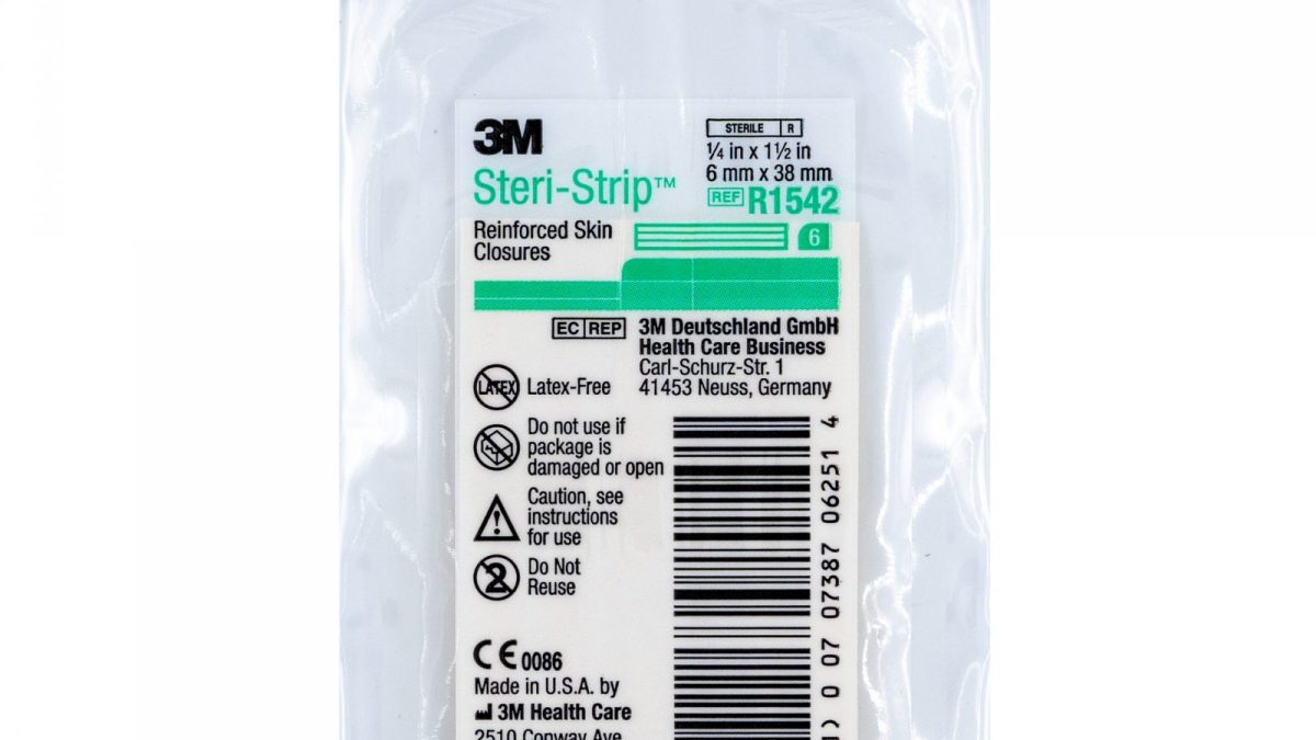 The 3M R1542 Steri-Strip 6mm x 38mm, 50x6s - Alcare